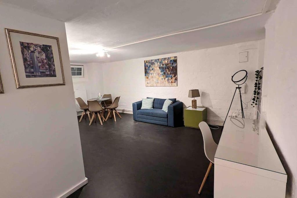 Central, Cozy & Beautiful Designed 2-rooms Apt. Near River Appartement Berlijn