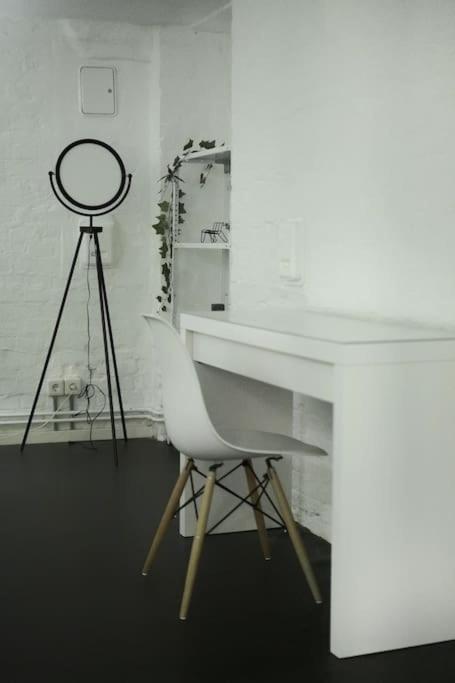 Central, Cozy & Beautiful Designed 2-rooms Apt. Near River Berlijn